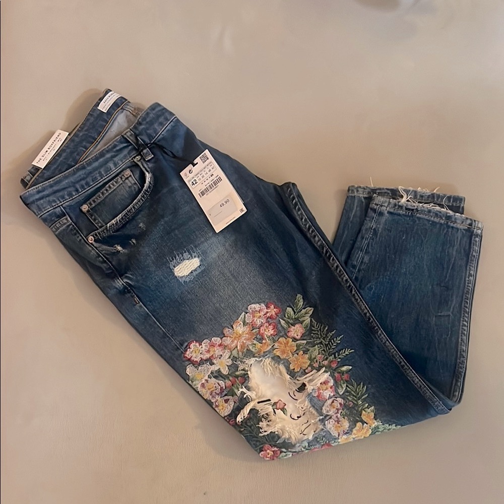 ZARA Women's Floral Embroidered Blue Jeans